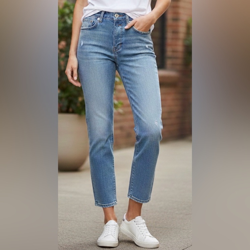 Agolde LA High Rise Light Wash Straight Jeans Size 23